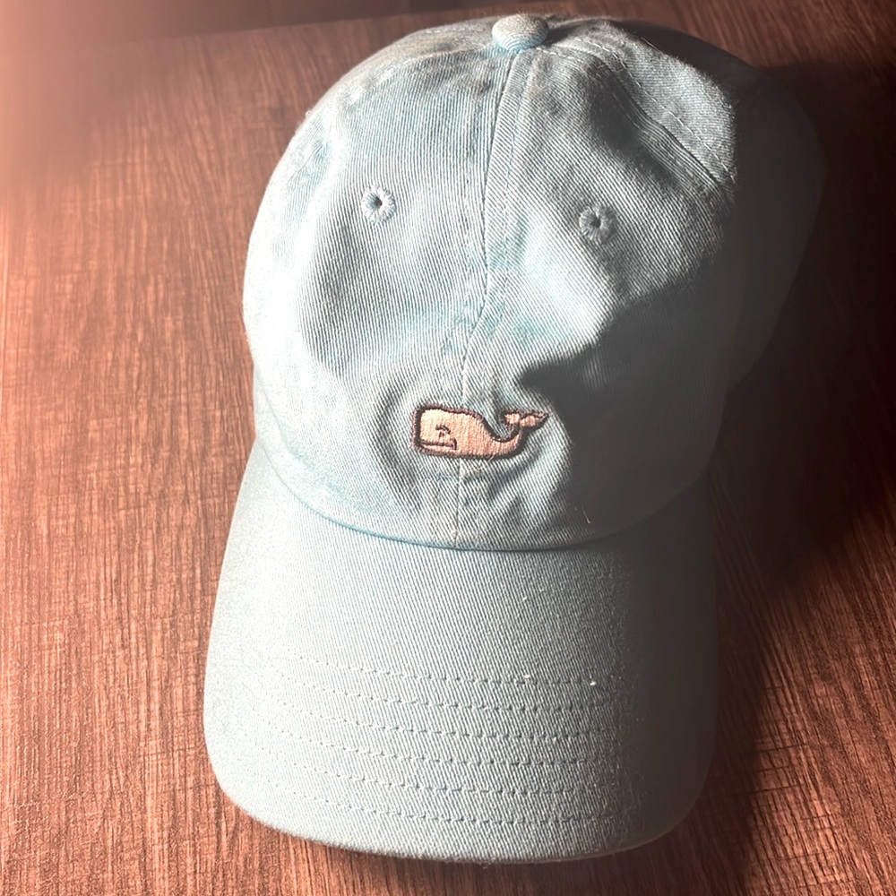 Vineyard Vines Women’s Classic Logo Embroidered Whale Adjustable 6Panel Hat